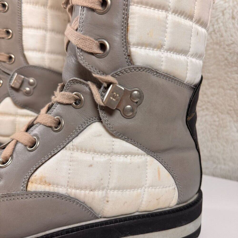 VINTAGE Chanel White & Gray Quilted Ski Boots Size 38. - Picture 3 of 16